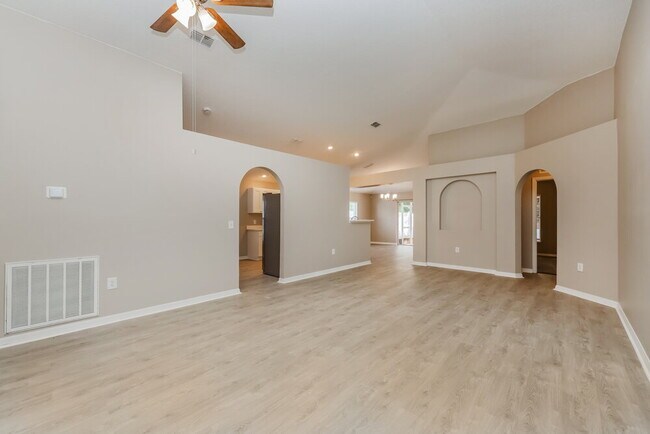 Building Photo - 1507 Alhambra Crest Dr