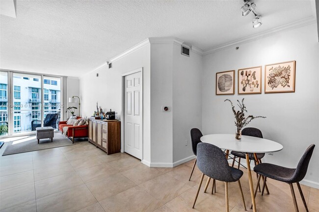 Foto del edificio - 2000 N Bayshore Dr
