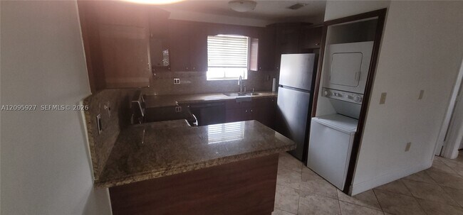 Foto del edificio - 3254 W 70th St