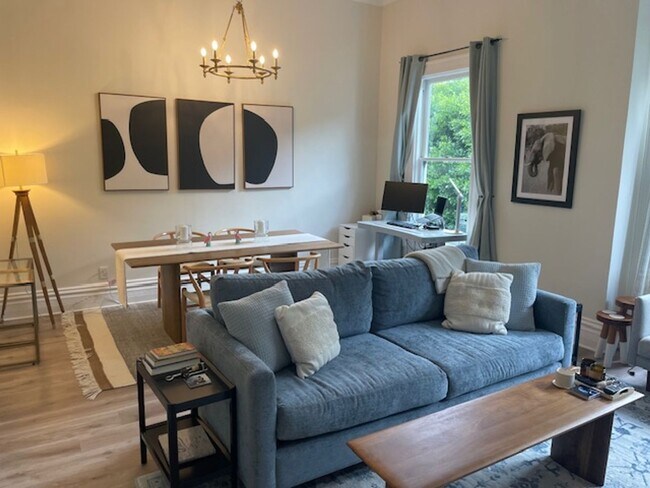 Foto del edificio - COMING SOON!  1890 Victorian 1 Bedroom wit...