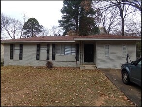 Building Photo - 5408 Halifax Dr