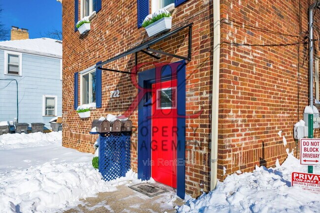 Foto del edificio - 722 Sheridan Ave
