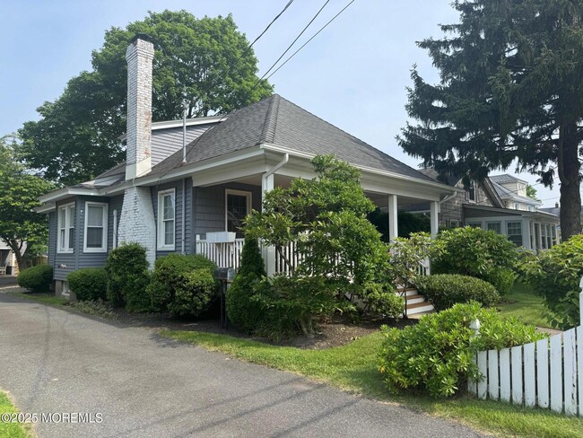 Building Photo - 916 Bay Ave