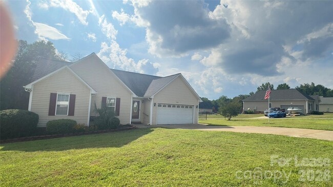 Building Photo - 5316 Oaktree Dr