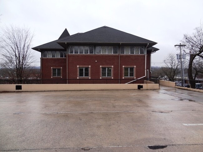 Building - 391 Springfield Avenue