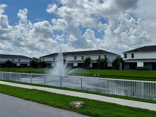 Foto del edificio - 6464 Boxgrove Dr