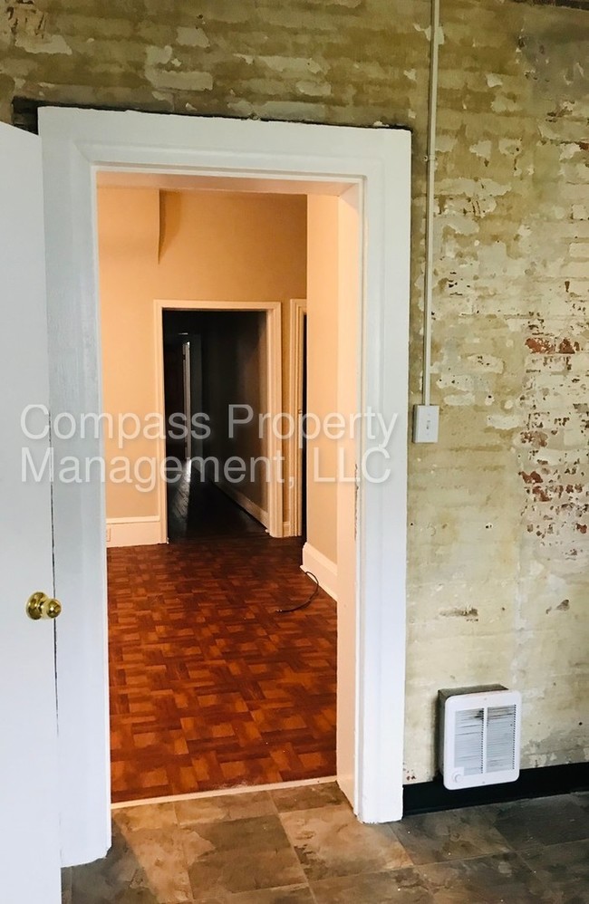 Foto del edificio - 229 E Chestnut St