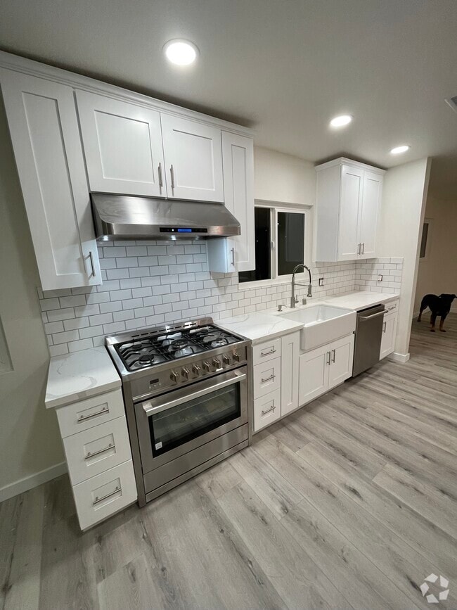 Building Photo - 4730 W 160th St
