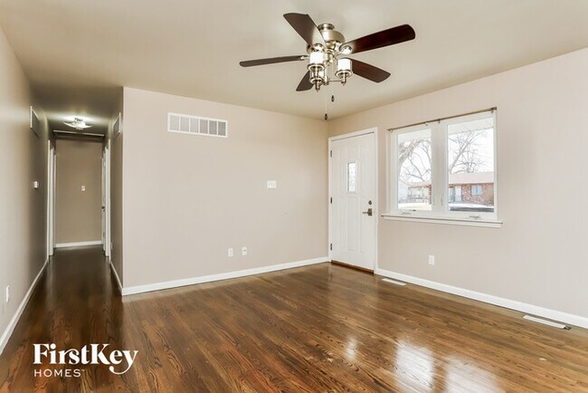 Foto del edificio - 2770 Rosewood Dr