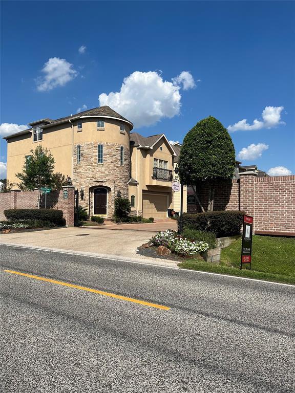 Foto del edificio - 1303 Sherwood Point Ln