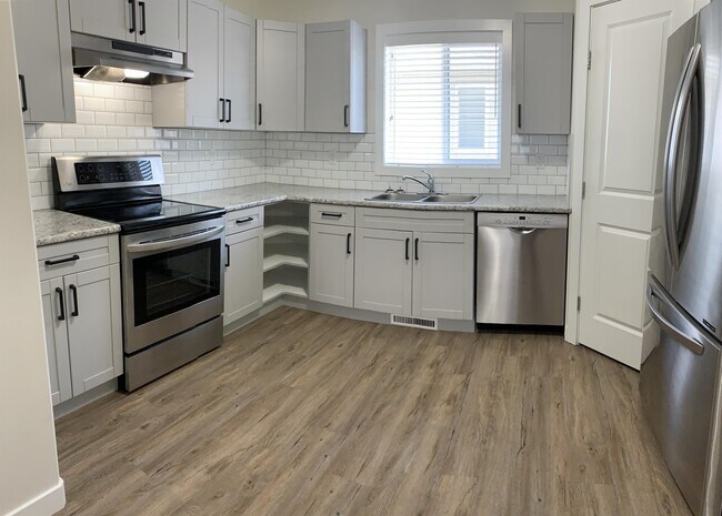 Photo du bâtiment - 9606A 113 Ave
