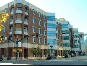 Building Photo - 324 E Main St