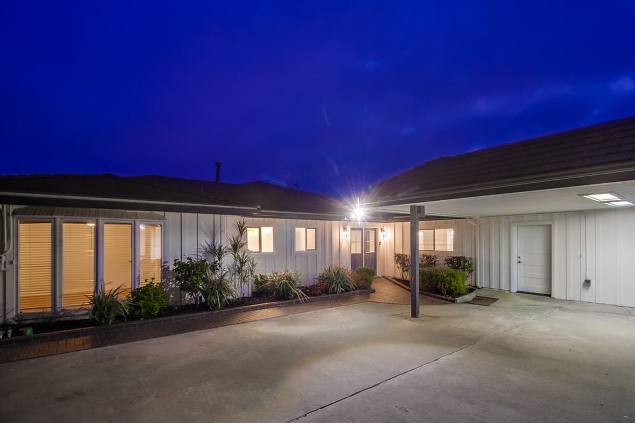 Primary Photo - Beautiful house in heart of Point Loma