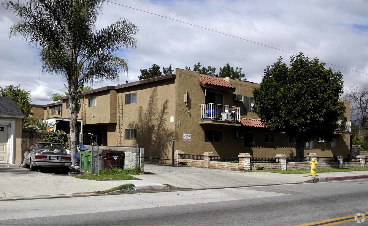 Building Photo - 3817 Cogswell Rd