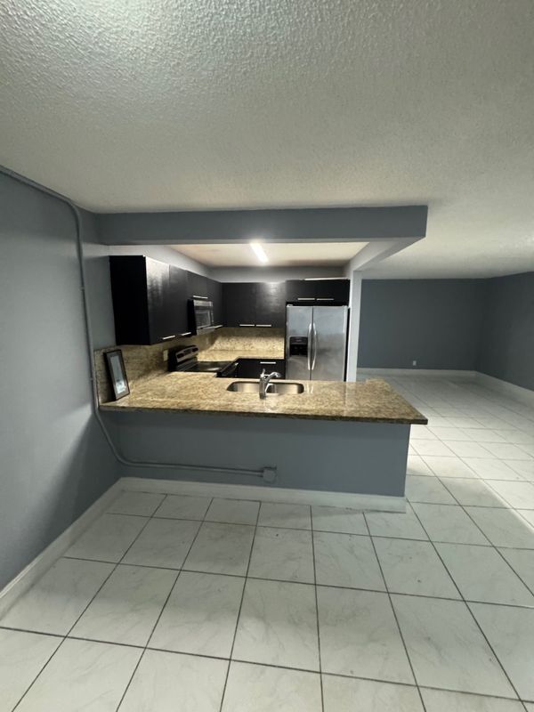Foto del edificio - 5955 NW 25th Ct
