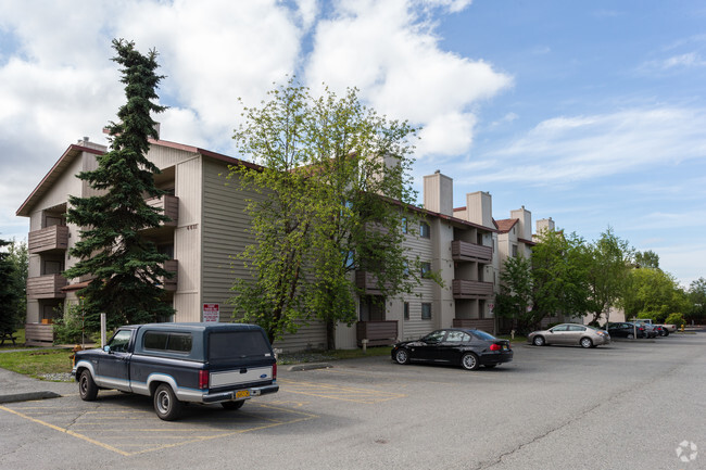 Building Photo - Tudor Park Apartments