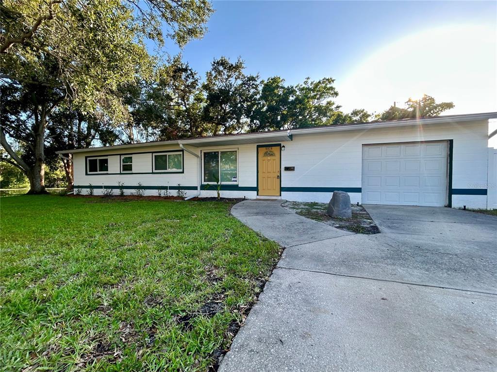 Foto principal - 6876 17th St N