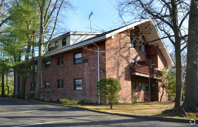 Building Photo - Rye Park Apartments