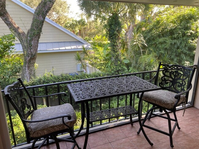 Building Photo - 800 Coquina Ln