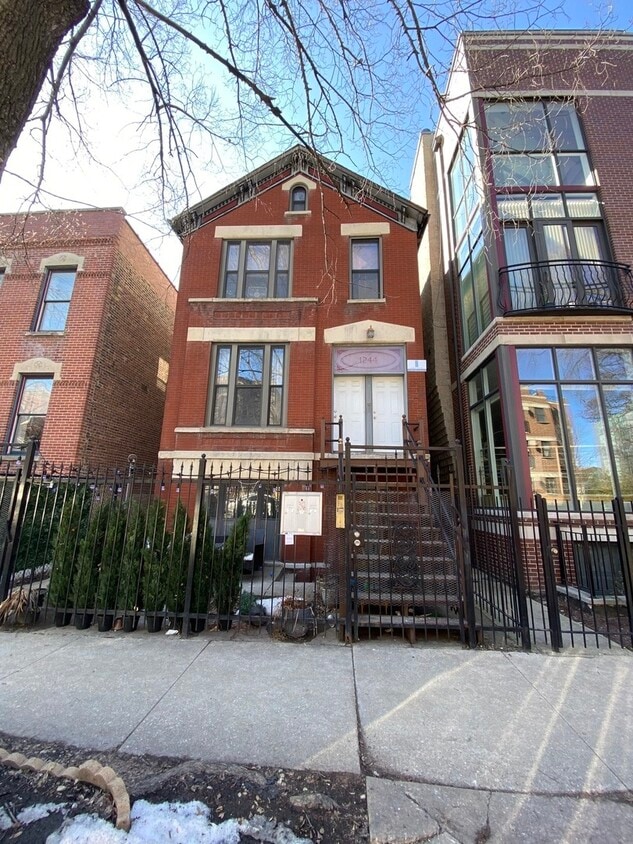 Primary Photo - 1244 N Wolcott Ave