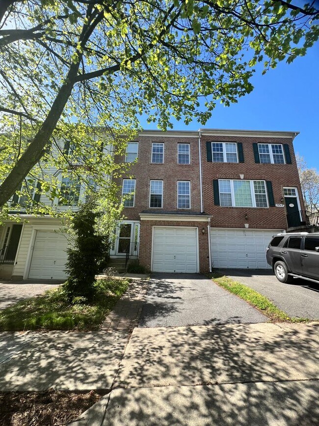 Foto del edificio - Stunning 3 BR/2.5 BA Townhome in Germantown!