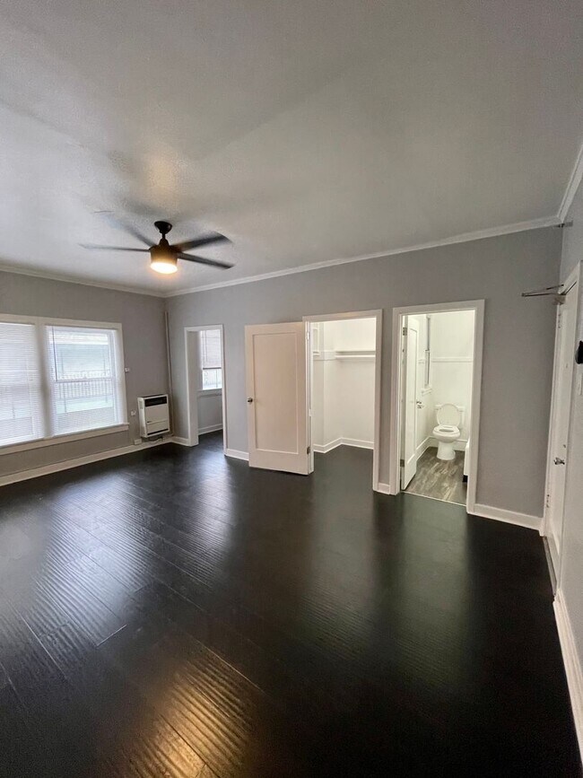Foto del interior - Parnassah Holdings
