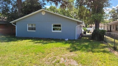 Building Photo - 408 N Rosland Dr