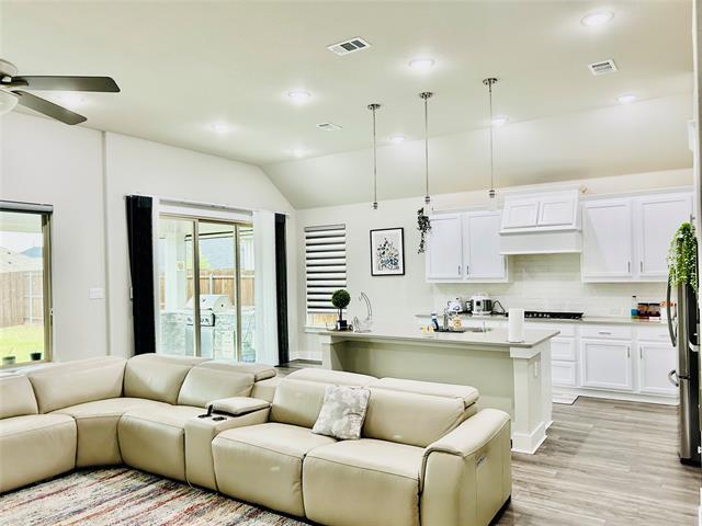 Building Photo - 1232 Xeresa Dr