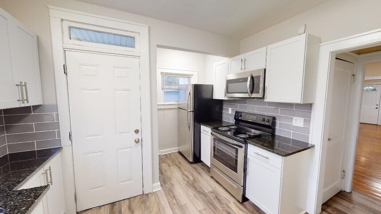 Foto principal - 174 E Tompkins St