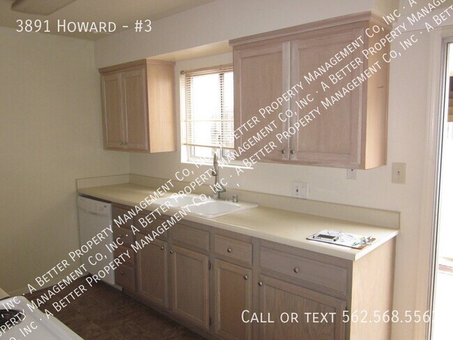 Foto del edificio - 2 Story Townhouse Style Unit w/Plank Floor...