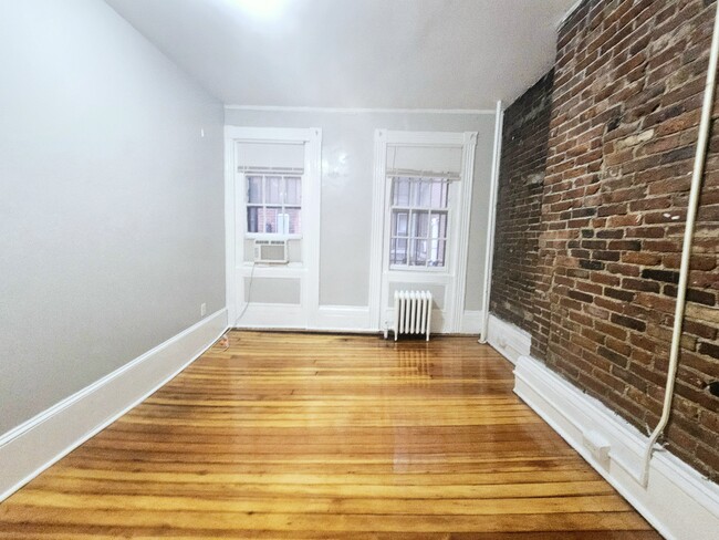 Foto del edificio - 9 Champney Pl