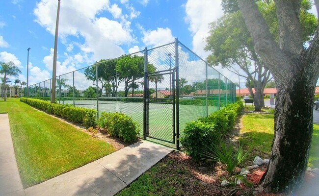 Foto del edificio - 1105 Green Pine Blvd