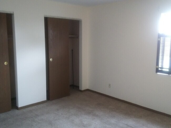 Master Bedroom - 3921 Mack Rd