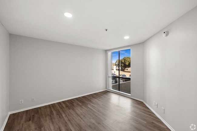 Interior Photo - 1223 Federal Ave