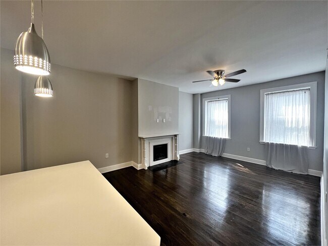 Building Photo - 52 Dunster St