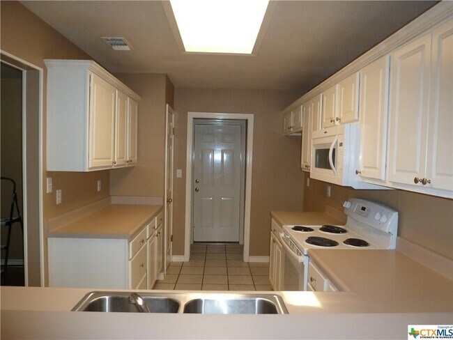 Building Photo - 2137 Keystone Dr