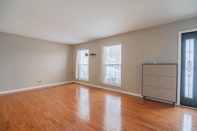 Foto del edificio - 164 Forestview Ct