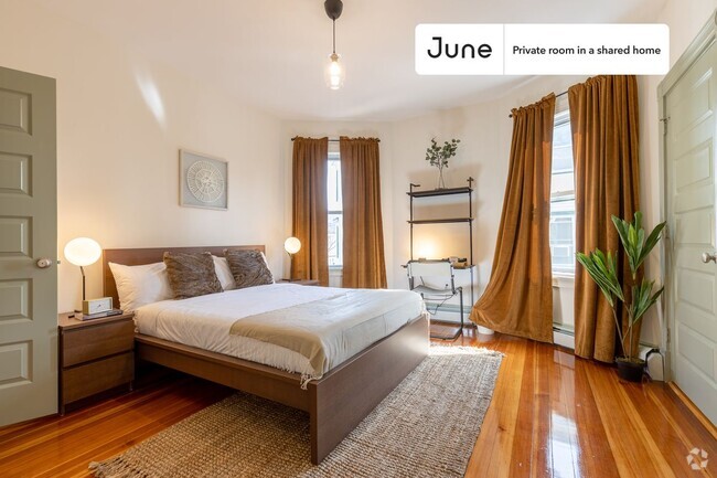 Building Photo - Private bedroom in 4 bed/1 bath Home