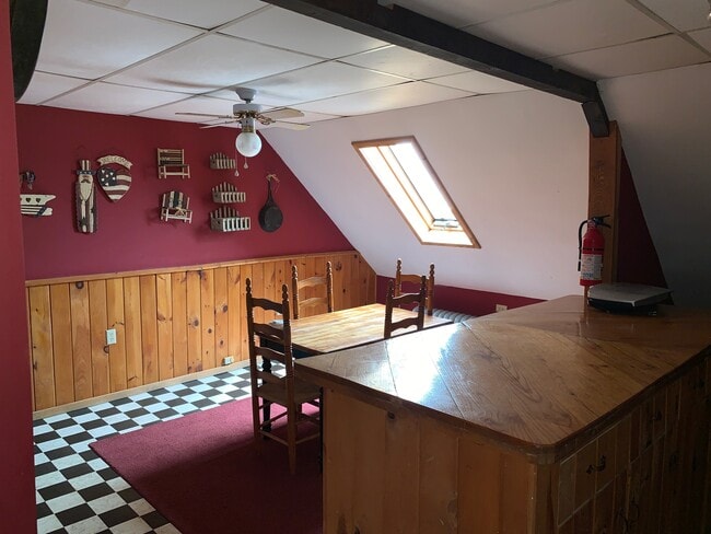 Kitchen eating area - 140 E Main St