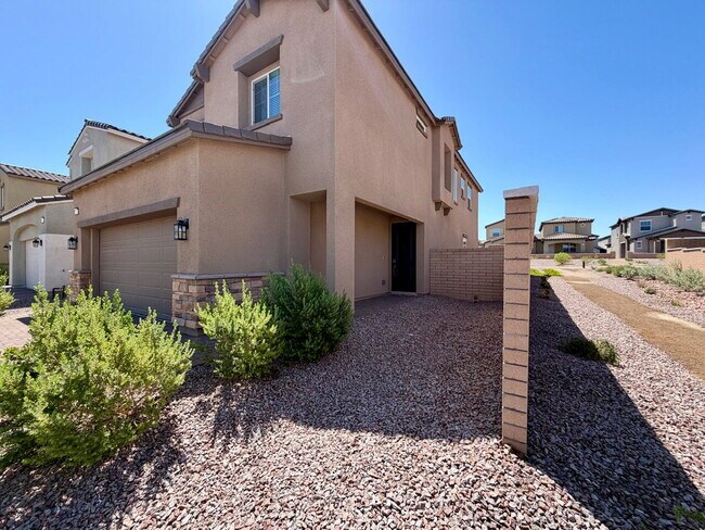 Foto del edificio - GORGEOUS 4 BED 3 BATH 2 CAR GARAGE SINGLE FAMILY HOME W/ LOFT, VAULTED ENTRYWAY, BACKYARD, AND BE...