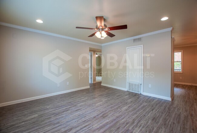 Foto del edificio - 2145 Bolton Rd NW