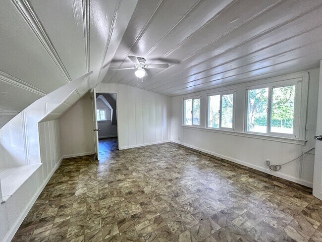 Photo - 1933 Los Robles Blvd Apartment