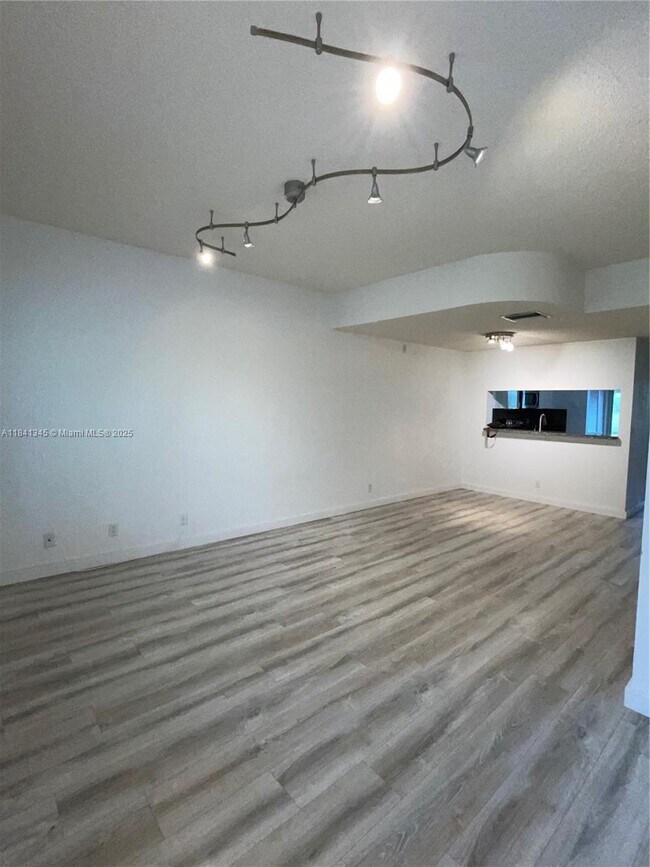 Building Photo - 207 Mallory Ct
