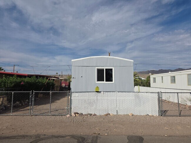Foto del edificio - Newly Remodeled 2 bed/2 bath Manufactured Home with covered patio in BHC!