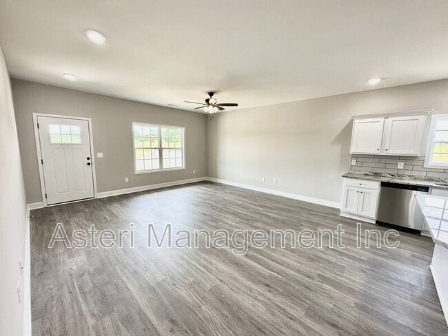 Building Photo - 235 Beau Claire Cir