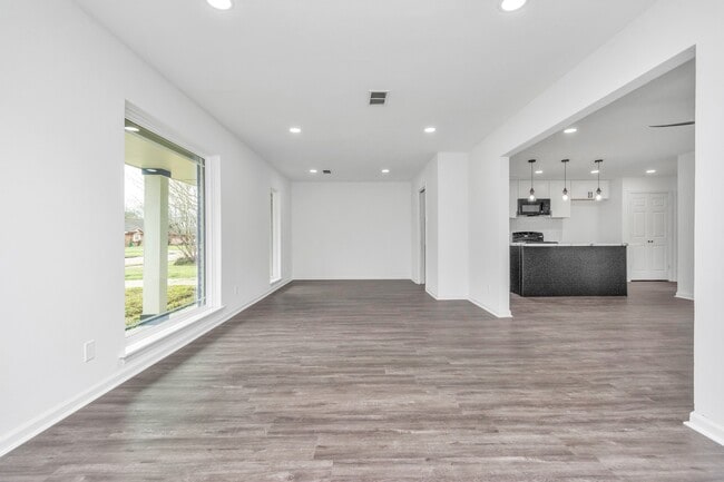 Building Photo - 5006 Heatherbloom Dr