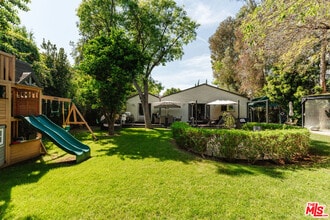 Building Photo - 5940 Matilija Ave