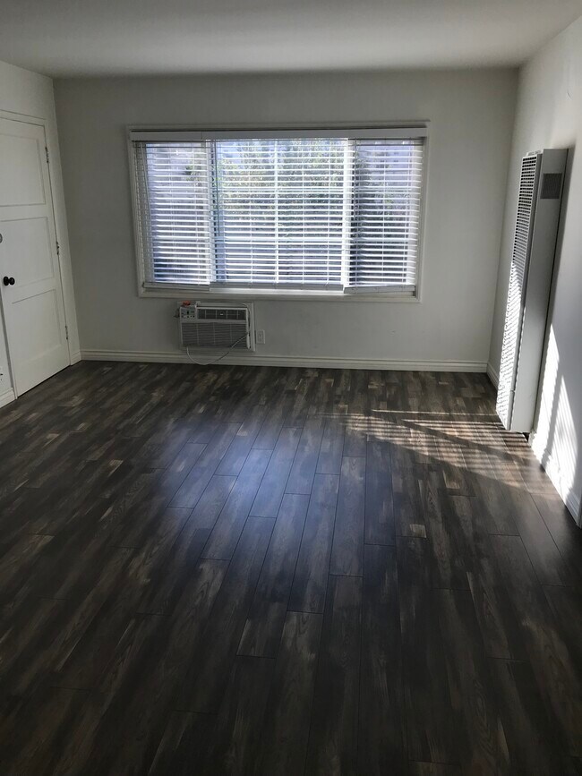 Living room with view - 11041 Aqua Vista St