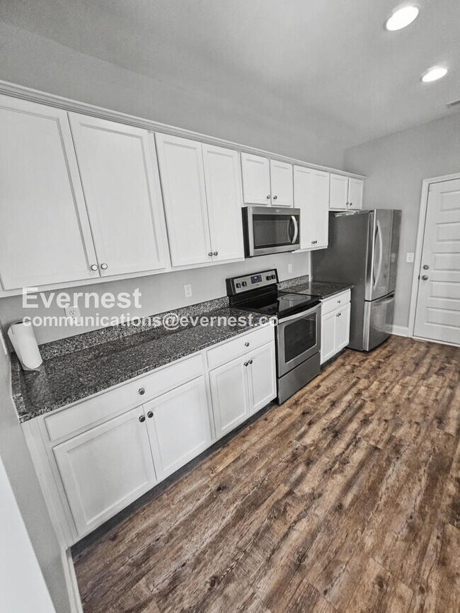 Building Photo - 3 Bed, 2.5 Bath Home with Attached Garage / Coming Soon!