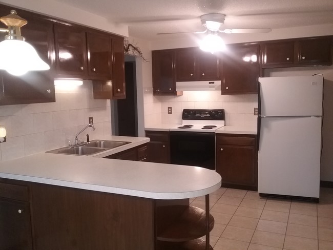Kitchen - 57 Schultz Rd